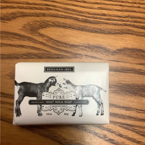 Beekman 1802 3 different
3.5-oz Goat Milk Bar Soap with different scents. - Picture 4 of 6